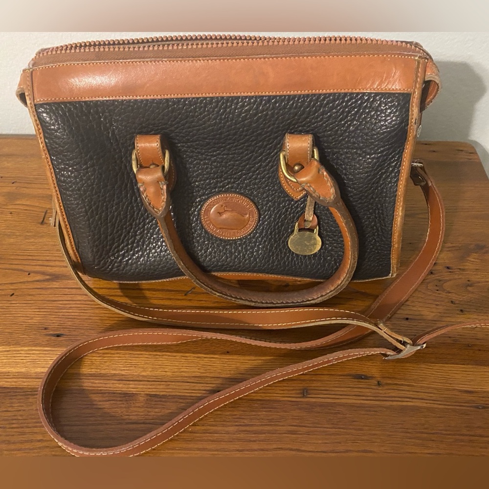 Vintage Dooney Bourke Pebbled Black/Brown Leather Handbag w/Shoulder Strap&Charm